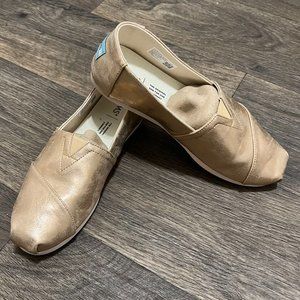 TOMS New Champagne Shimmer Slip On Loafers